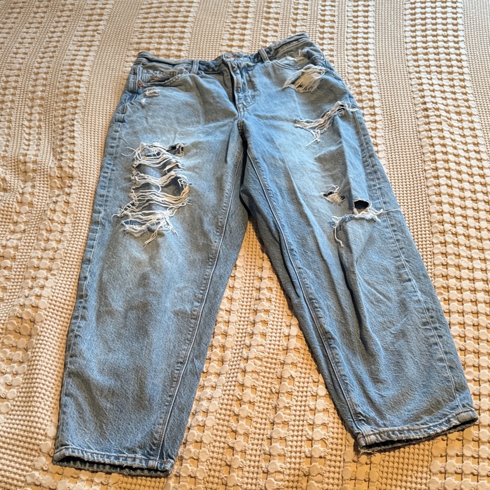 American eagle Light Blue Distressed Denim Jeans